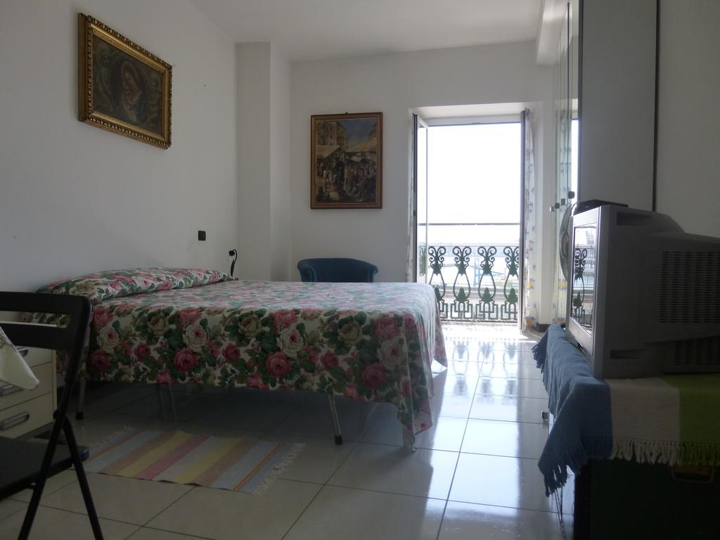 B&B Il Blu Di Genova Ruang foto